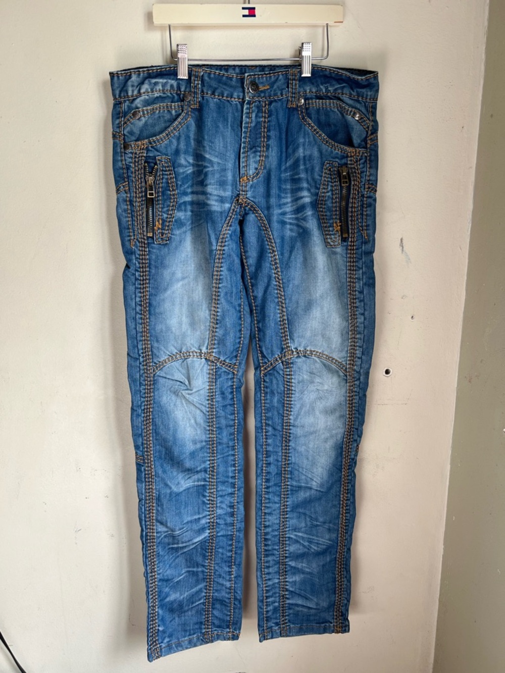 KOSMO Men's Blue Washed Cargo-Style Jeans